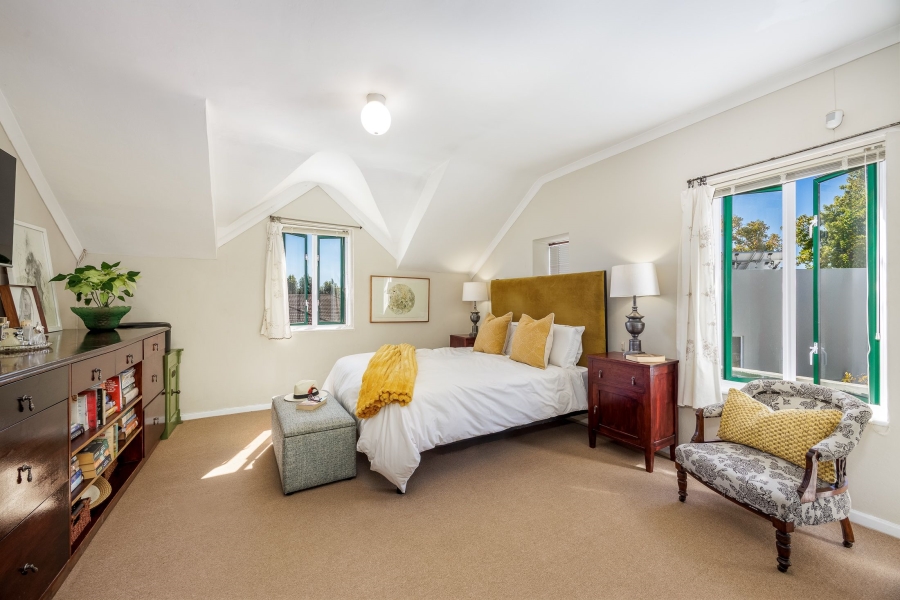 5 Bedroom Property for Sale in Paradyskloof Western Cape